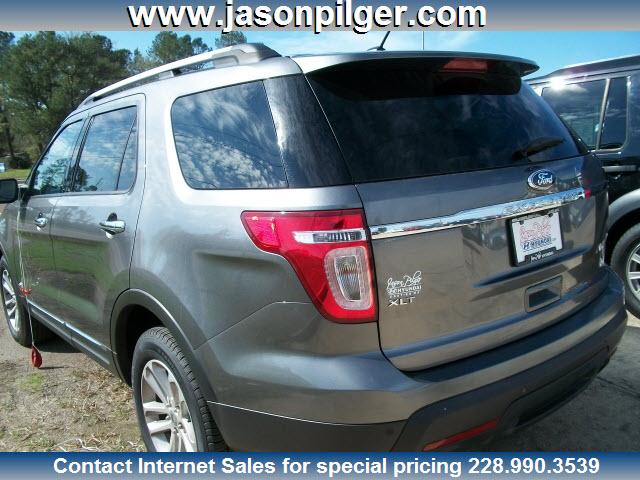Ford Explorer 2011 photo 3