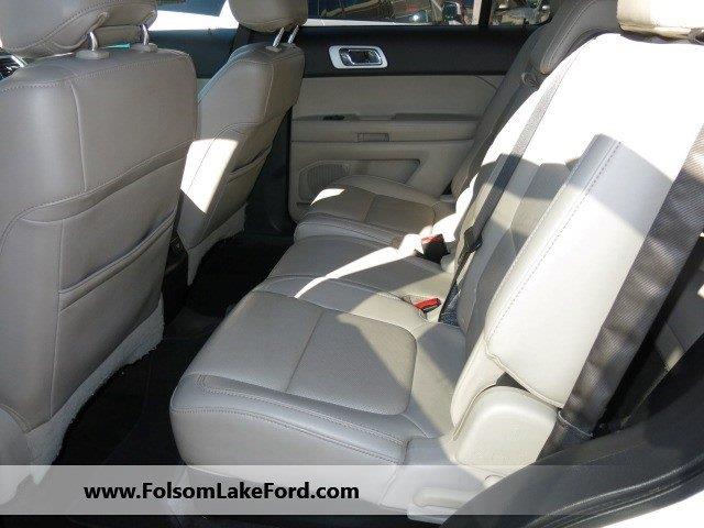 Ford Explorer 2011 photo 2