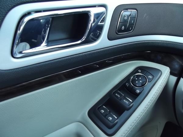 Ford Explorer 2011 photo 13