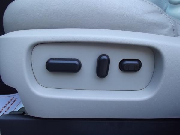 Ford Explorer 2011 photo 19