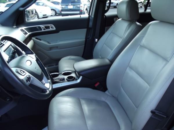 Ford Explorer 2011 photo 22