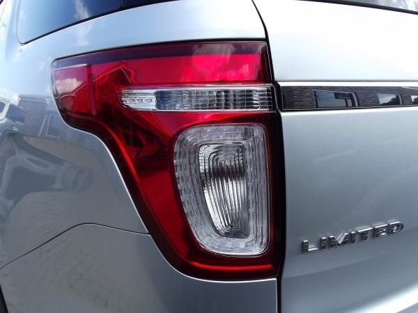 Ford Explorer 2011 photo 38