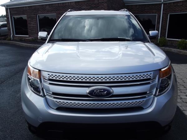 Ford Explorer 2011 photo 41