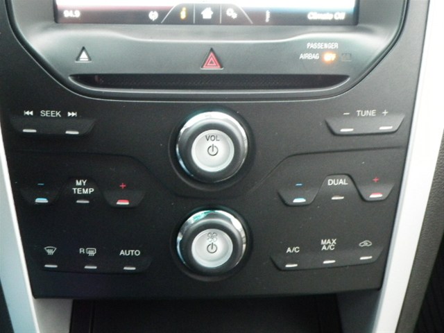 Ford Explorer 2011 photo 4