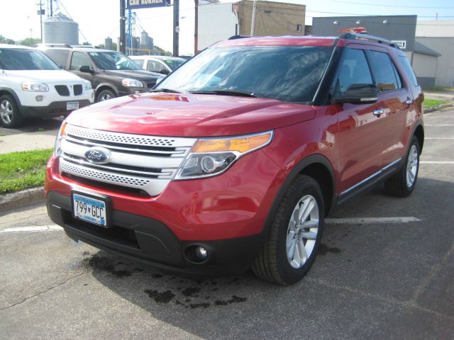 Ford Explorer 2011 photo 1