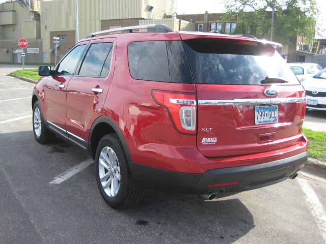 Ford Explorer 2011 photo 2
