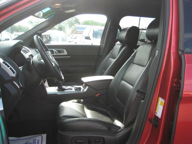 Ford Explorer 2011 photo 4