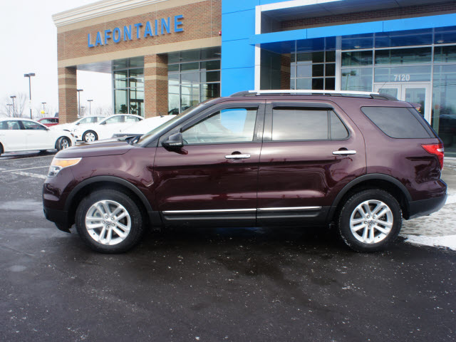 Ford Explorer 2011 photo 1