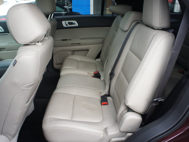 Ford Explorer 2011 photo 4