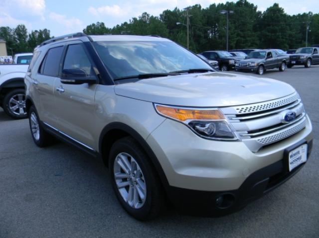 Ford Explorer 2011 photo 4