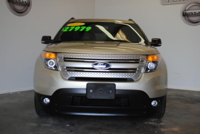 Ford Explorer 2011 photo 1