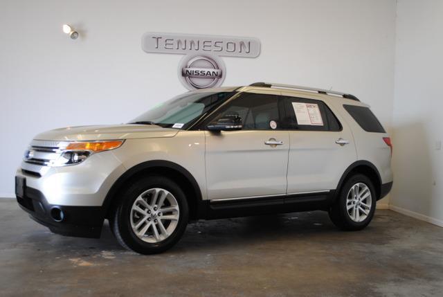 Ford Explorer 2011 photo 2