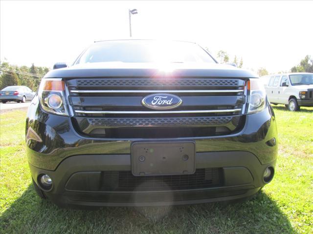 Ford Explorer 2011 photo 1