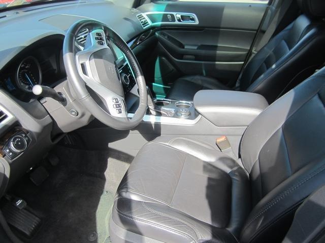 Ford Explorer 2011 photo 1