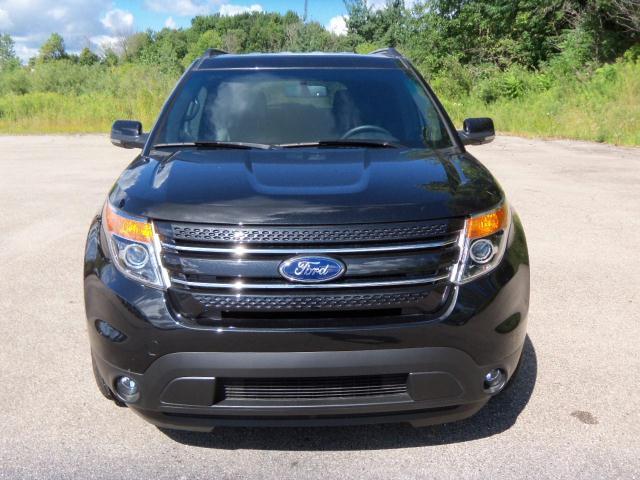 Ford Explorer 2011 photo 2
