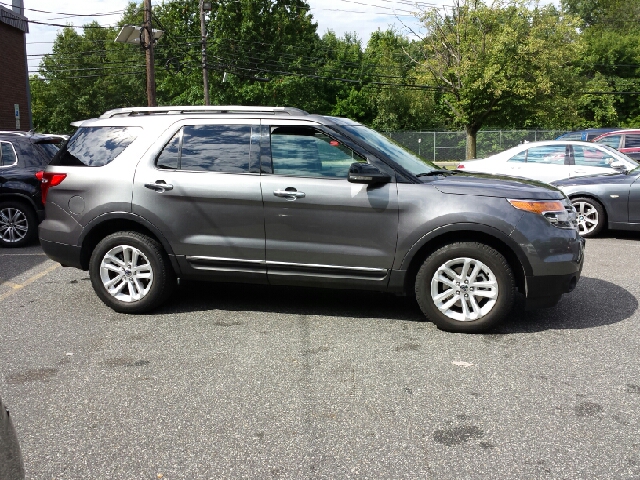 Ford Explorer 2011 photo 3