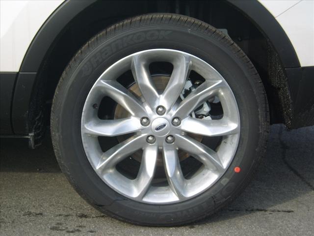 Ford Explorer 2012 photo 2