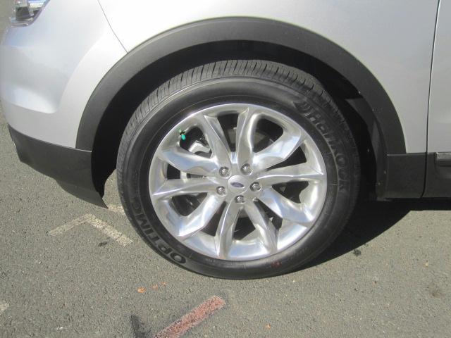 Ford Explorer 2012 photo 1