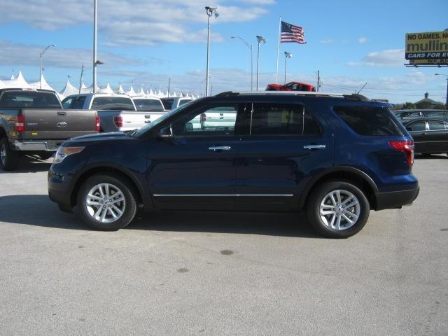 Ford Explorer 2012 photo 2