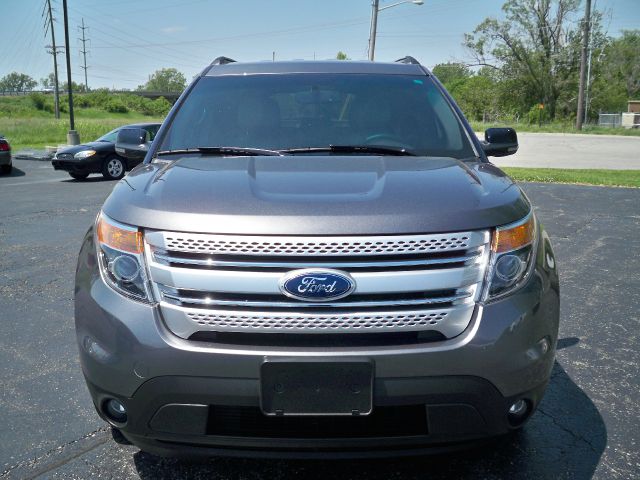 Ford Explorer 2012 photo 1