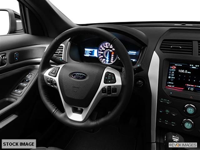Ford Explorer 2012 photo 1