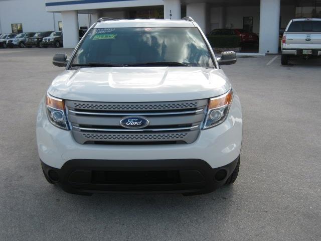 Ford Explorer 2012 photo 1