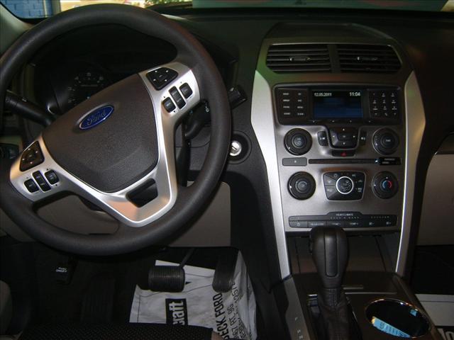 Ford Explorer 2012 photo 3