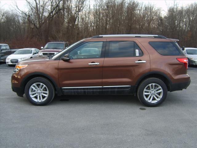 Ford Explorer 2012 photo 1