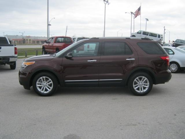 Ford Explorer 2012 photo 2