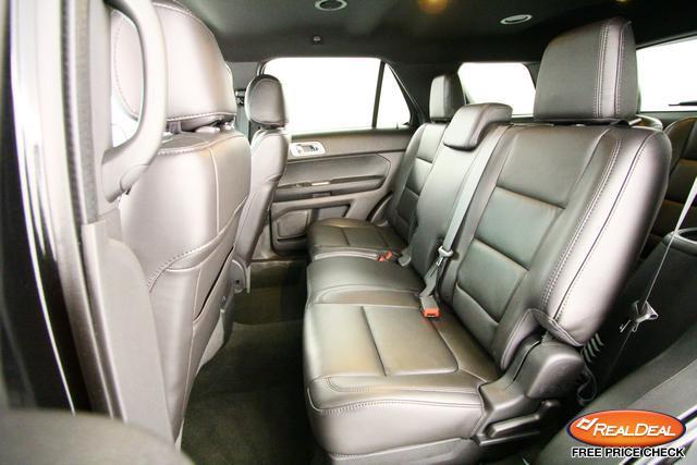 Ford Explorer 2013 photo 1