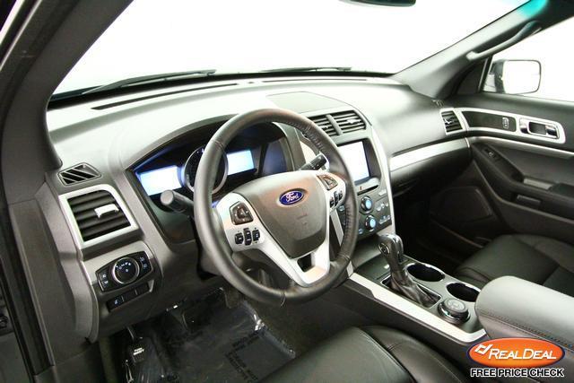 Ford Explorer 2013 photo 24