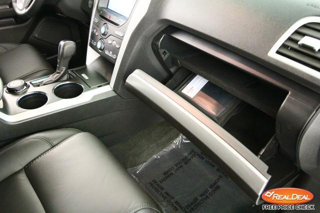 Ford Explorer 2013 photo 26