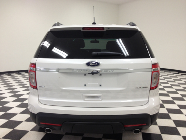 Ford Explorer 2013 photo 8