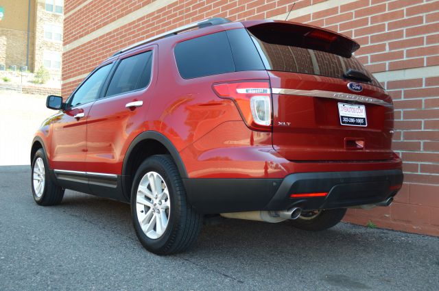 Ford Explorer 2013 photo 2