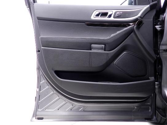 Ford Explorer 2013 photo 26