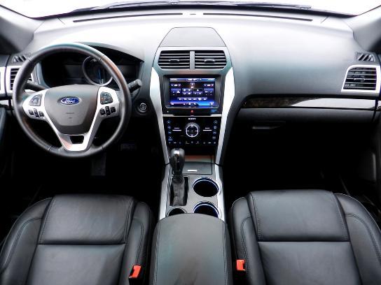 Ford Explorer 2013 photo 29