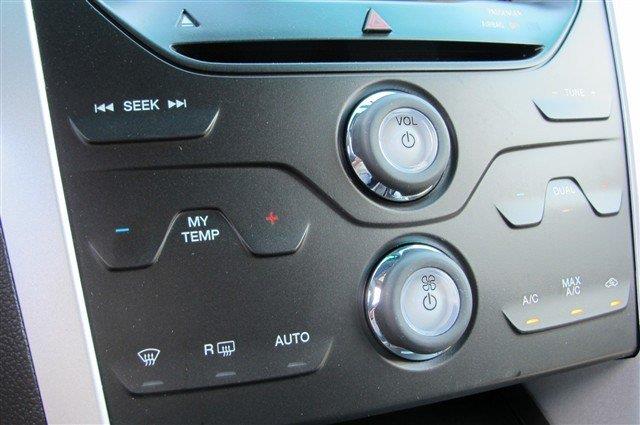 Ford Explorer 2013 photo 1