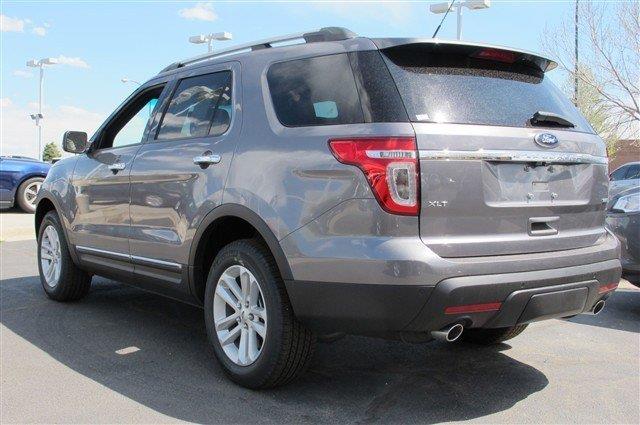 Ford Explorer 2013 photo 2