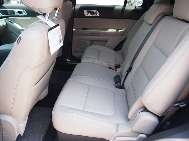 Ford Explorer 2013 photo 3