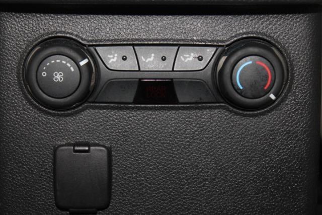 Ford Explorer 2013 photo 11