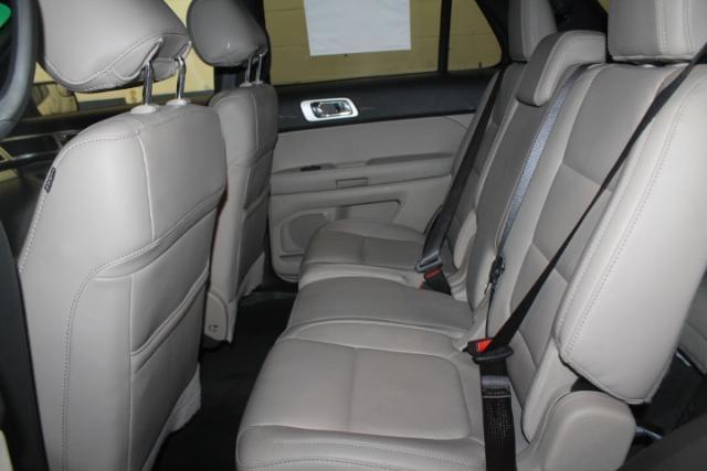 Ford Explorer 2013 photo 14