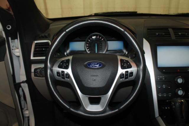 Ford Explorer 2013 photo 6