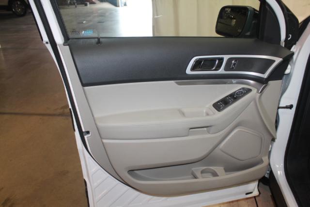 Ford Explorer 2013 photo 8