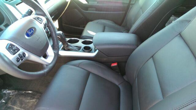 Ford Explorer 2014 photo 1