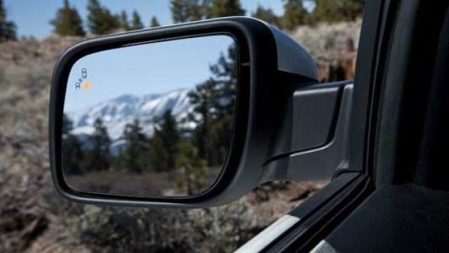 Ford Explorer 2014 photo 1