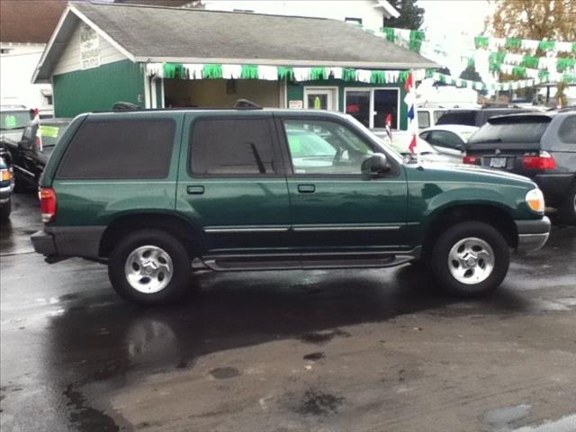 Ford Explorer 4x4 2000 photo 2