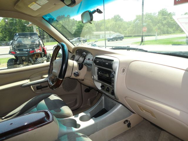 Ford Explorer Sport 2001 photo 2