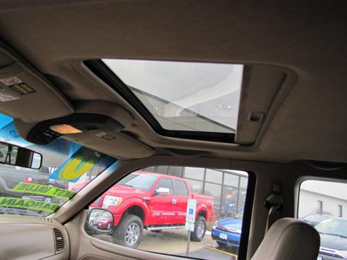 Ford Explorer Sport 2001 photo 4