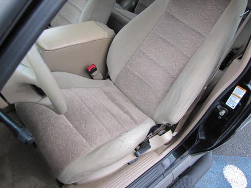 Ford Explorer Sport 2001 photo 2