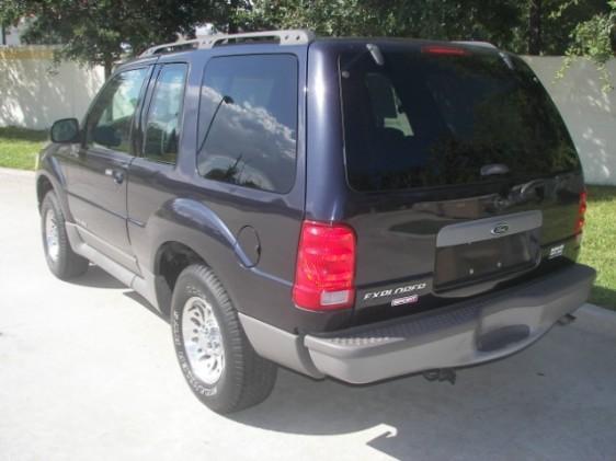 Ford Explorer Sport 2001 photo 2